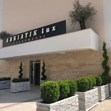 Adriatik Lux شقة *