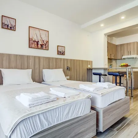 Adriatik Lux *