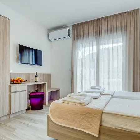 Adriatik Lux *